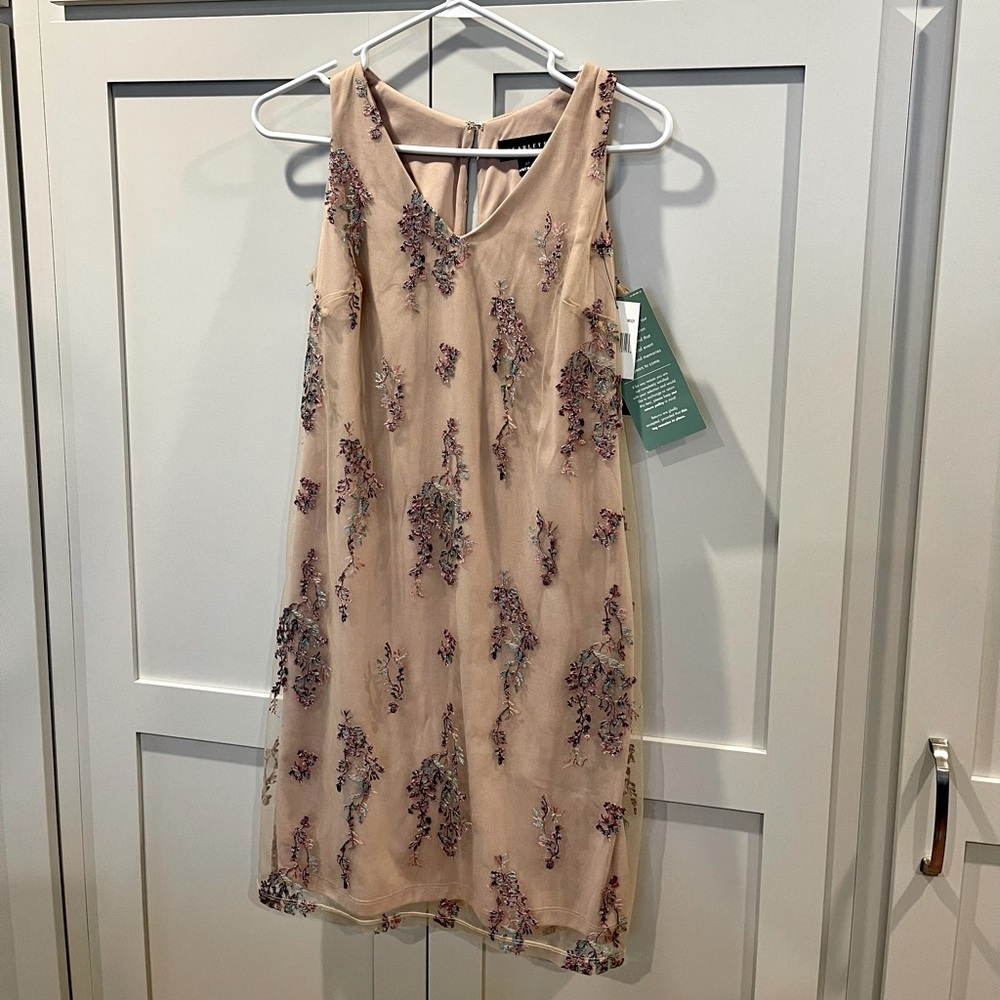 NWT Scarlet Size 6P Formal Dress.